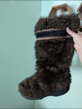 CROCS Y2K Faux fur Boots
